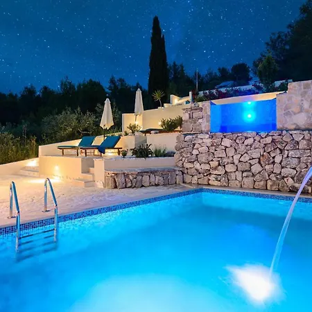 Villa Likva Sutivan