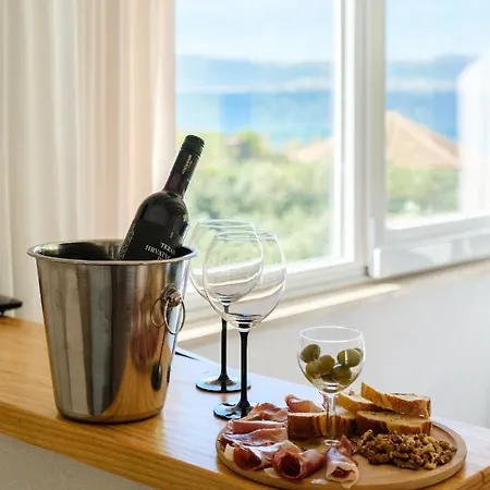 Villa Likva Sutivan